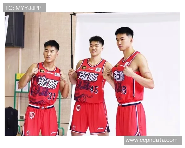 广州龙狮连胜三场，球队状态神勇展现冲冠实力