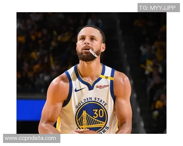 勇士队客场击败灰熊队，库里再度成为得分王