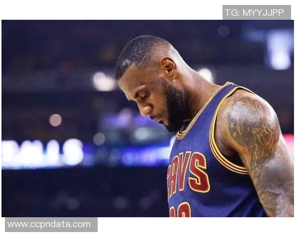 詹姆斯表现不佳,湖人遭遇连败,球迷呼吁他加强训练 詹姆斯表现不佳,湖人遭遇连败,球迷呼吁他加强训练