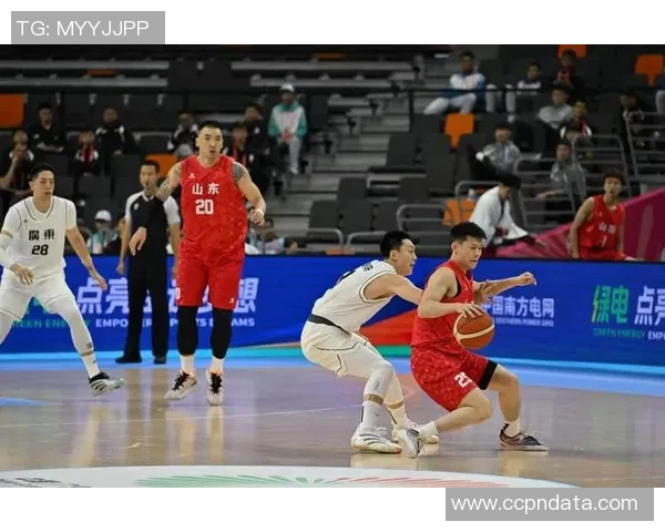 山东男篮大胜广东男篮，取得开门红，外援表现抢眼