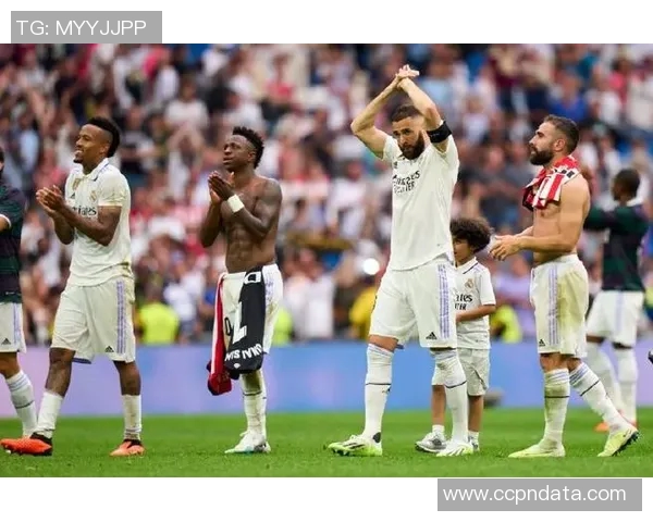 皇家马德里主场战胜毕尔巴鄂，本泽马梅开二度，展现王者风范